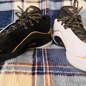 LeBron 22 - Nike Black and White Sneakers with Sporty Design